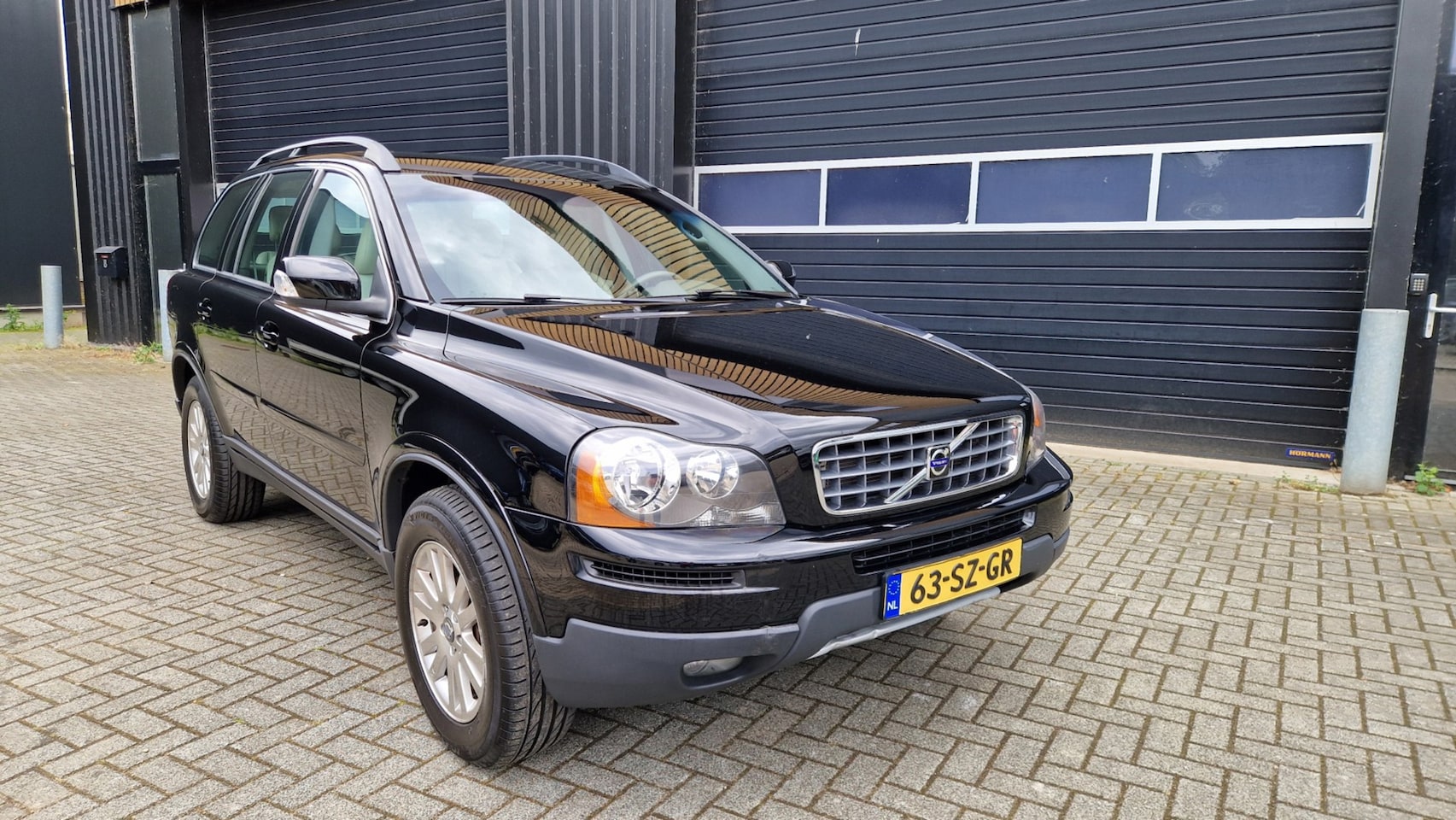 Volvo XC90 - 2.5 T Momentum NW Distributie Mooie auto - AutoWereld.nl