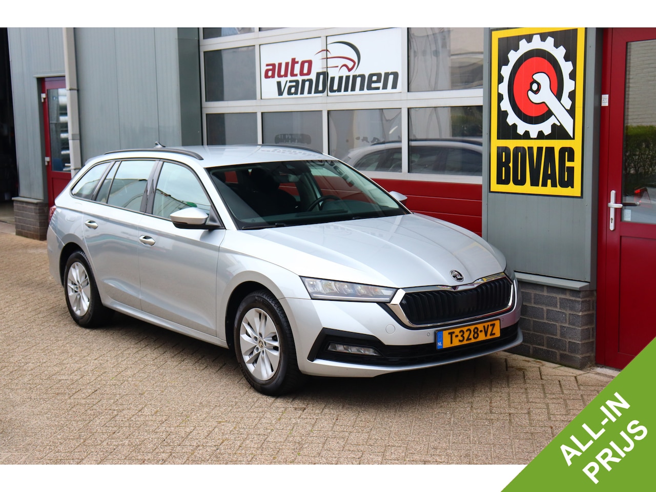 Skoda Octavia Combi - 1.0 TSI Business Edition O.a: Haak, Clima, Cruise, Navi, PDC, Carplay, Etc. All-in prijs! - AutoWereld.nl
