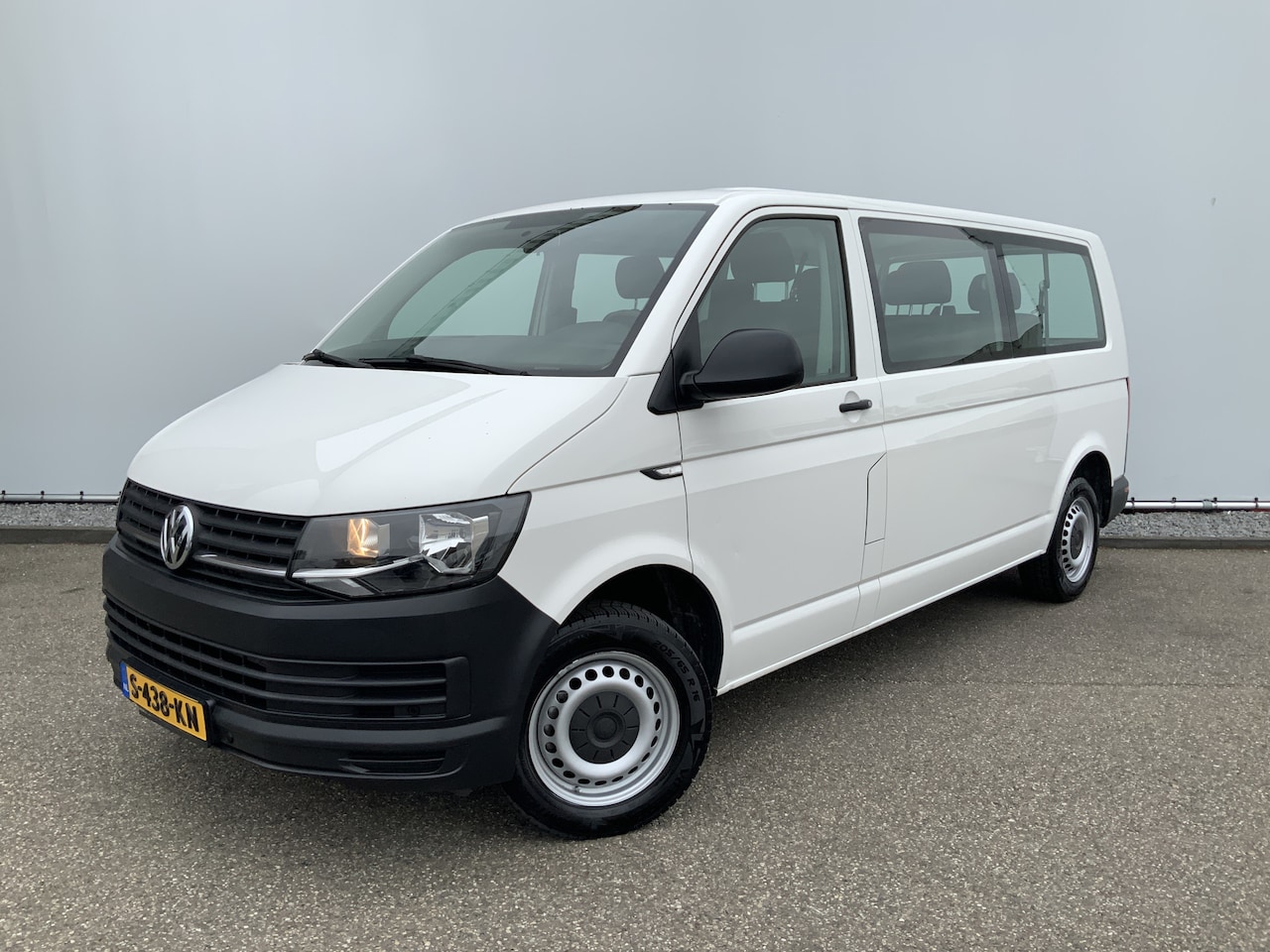 Volkswagen Transporter Multivan - 2.0 TDI L2H1 Comfortline 8 Persoons Airco Cruise Navi Eurov 6 - AutoWereld.nl