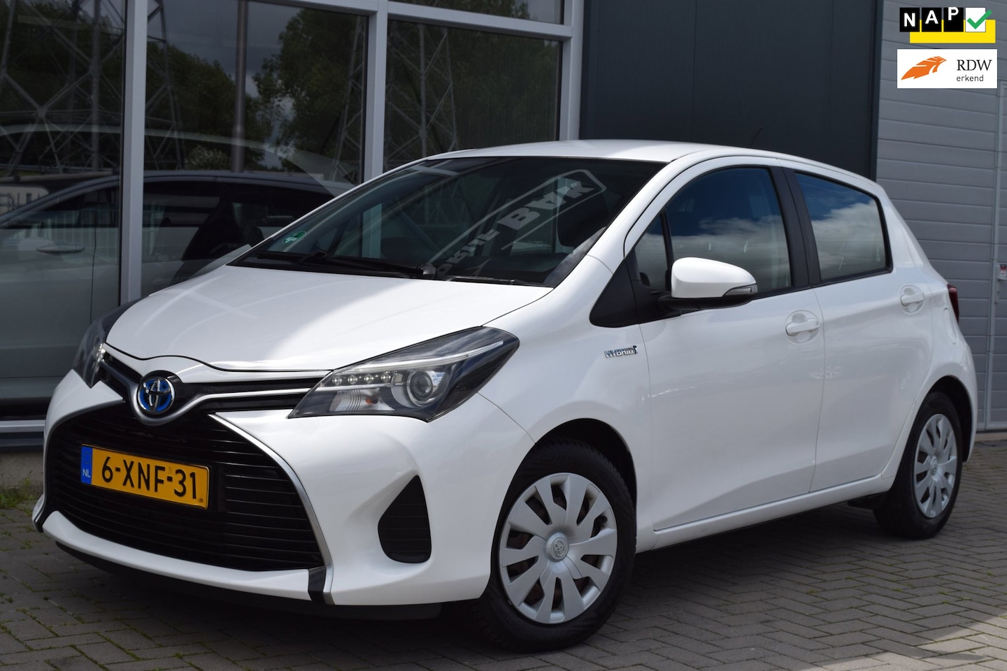 Toyota Yaris - 1.5 Hybrid Aspiration | Automaat | Navi | NAP + APK 6-2027 - AutoWereld.nl