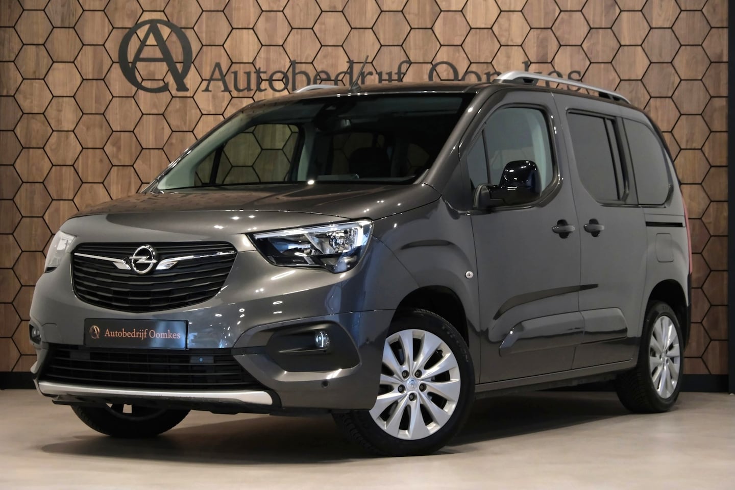 Opel Combo Tour - 1.2 Turbo L1H1 Edition 1.2 Turbo L1H1 Edition - AutoWereld.nl