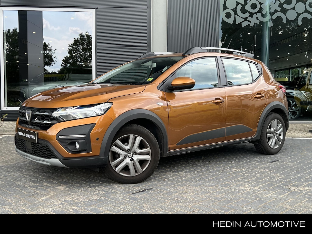 Dacia Sandero Stepway - 1.0 TCe 100 Bi-Fuel Comfort | Camera | Keyless | All wheater banden | - AutoWereld.nl