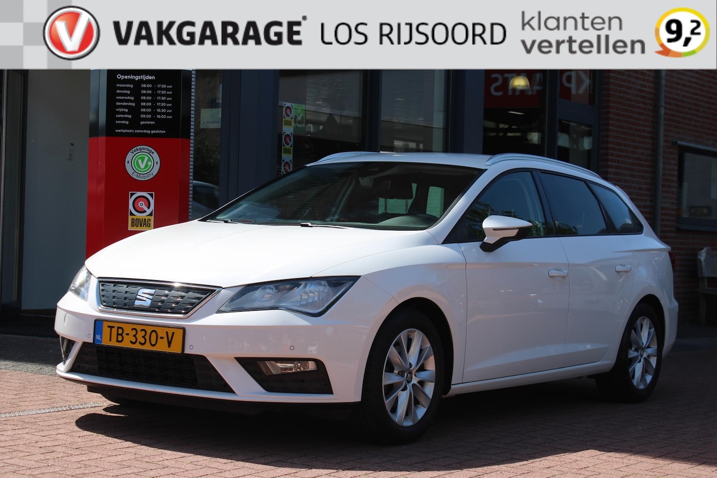 SEAT Leon Sportstourer - 1.0 EcoTSI Aut. DSG-7 *Business* | Carplay | Navigatie | Cruise & Climate Control | Privac - AutoWereld.nl