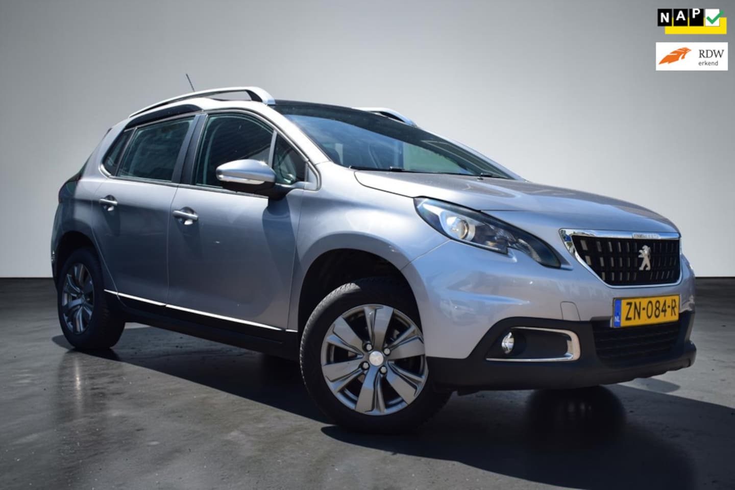 Peugeot 2008 - 1.2 PureTech Blue Lion 1.2 PureTech Blue Lion, Apple car play, Airco, Navigatie, Nieuwe distributie riem