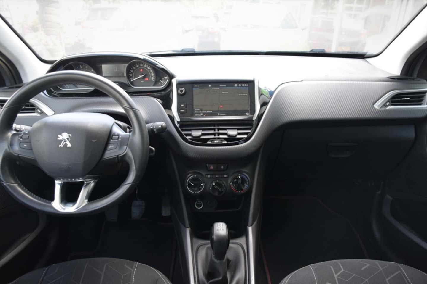 Peugeot 2008 - 1.2 PureTech Blue Lion 1.2 PureTech Blue Lion, Apple car play, Airco, Navigatie, Nieuwe distributie riem