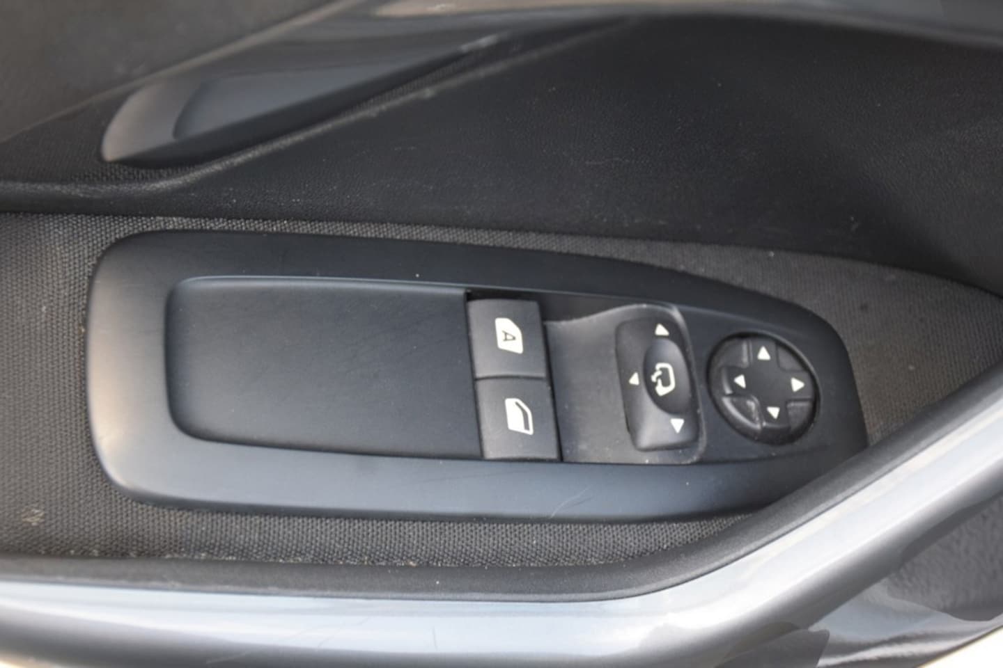 Peugeot 2008 - 1.2 PureTech Blue Lion 1.2 PureTech Blue Lion, Apple car play, Airco, Navigatie, Nieuwe distributie riem