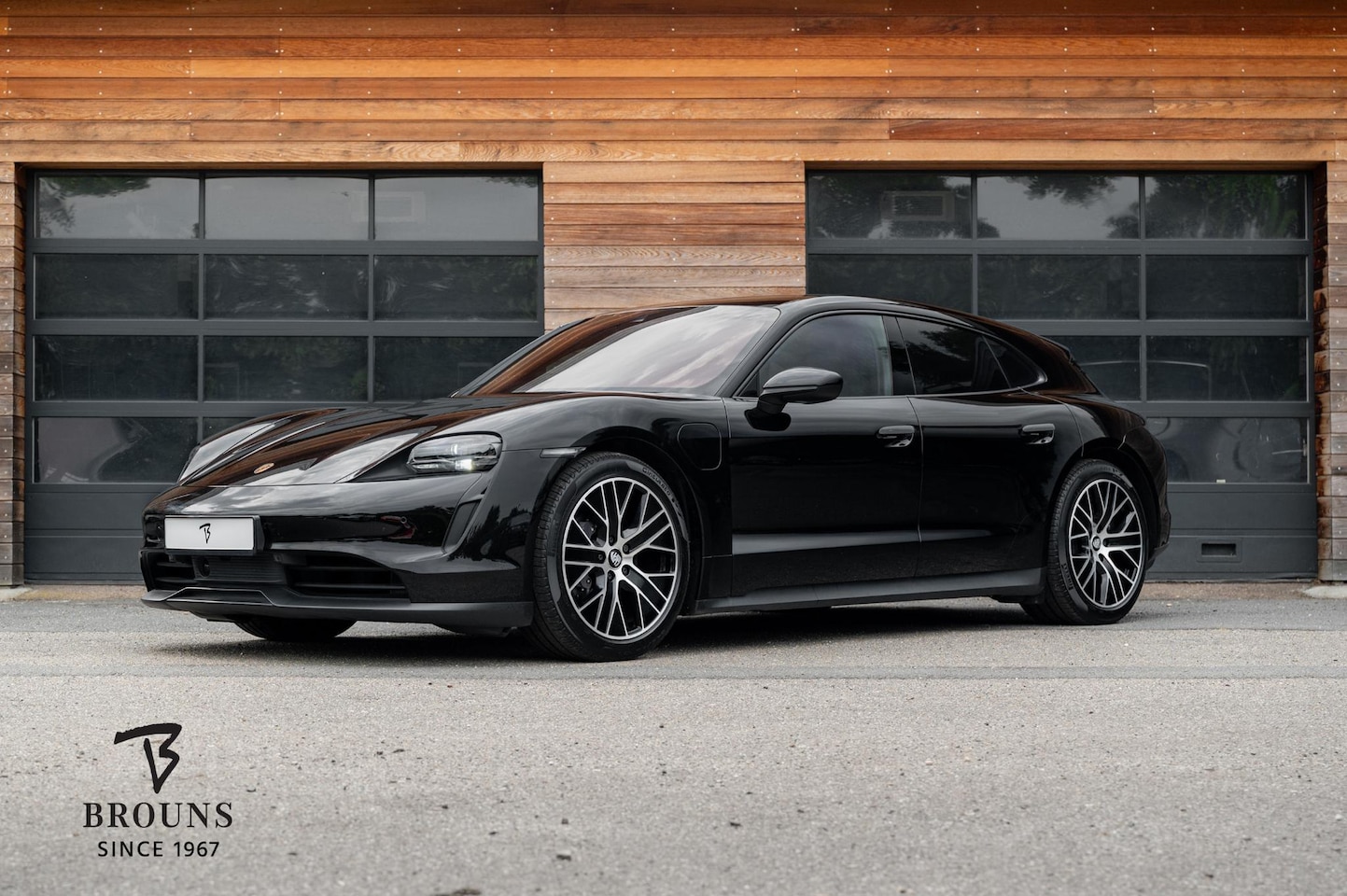 Porsche Taycan Sport Turismo - 89 kWh 476pk |Pano|ACC|Chrono|Camera|Fietsendrager - AutoWereld.nl