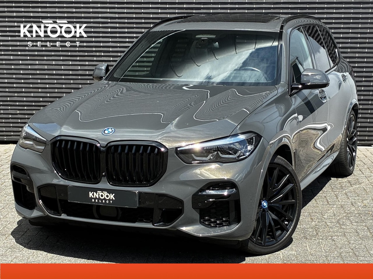 BMW X5 - xDrive45e High Executive M Sport Pakket Automaat / Live Cockpit Professional / Panoramada - AutoWereld.nl