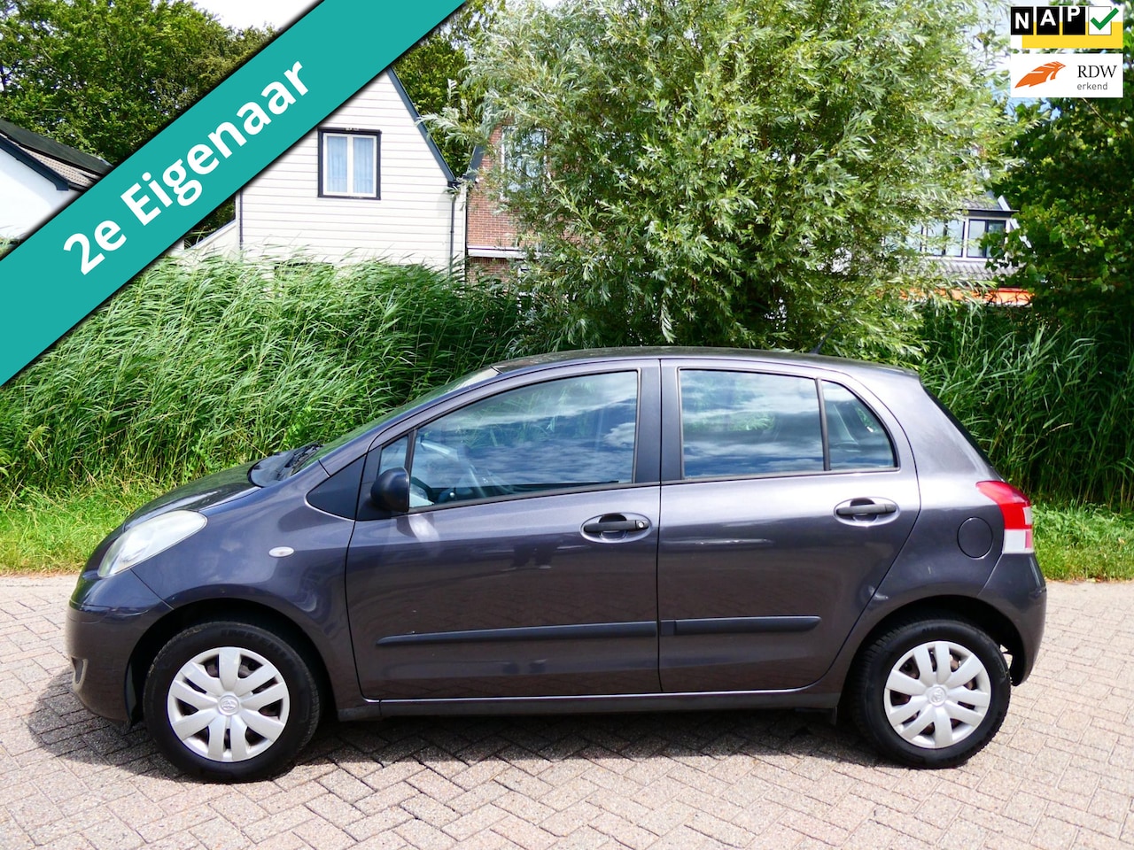 Toyota Yaris - 1.0 VVTi Acces 5-deurs 2e eigenaar Zuinig Degelijk Historie - AutoWereld.nl