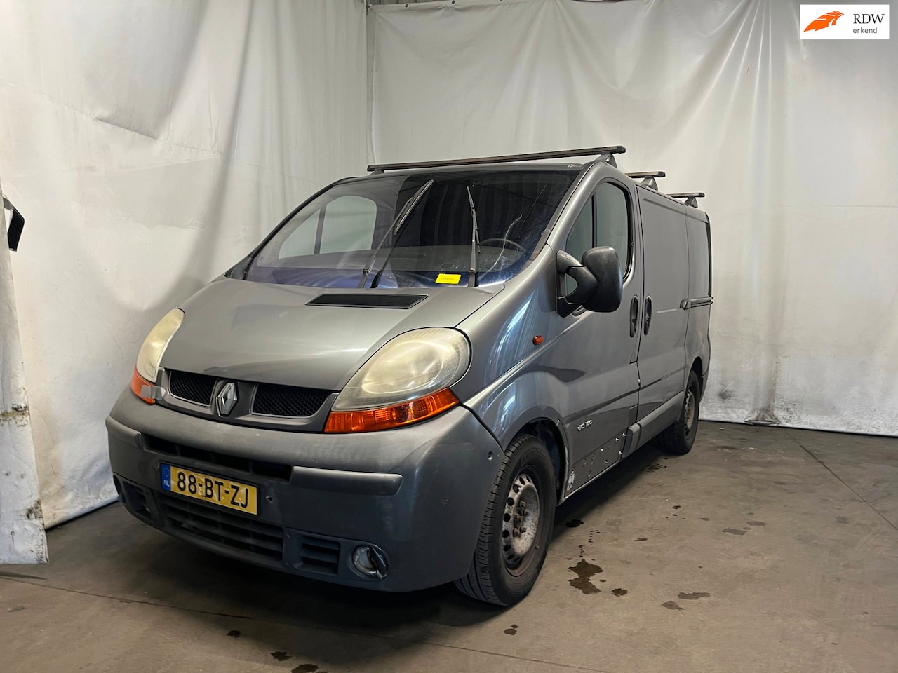 Renault Trafic - 2.5 dCi L1H1 - Schade - AutoWereld.nl