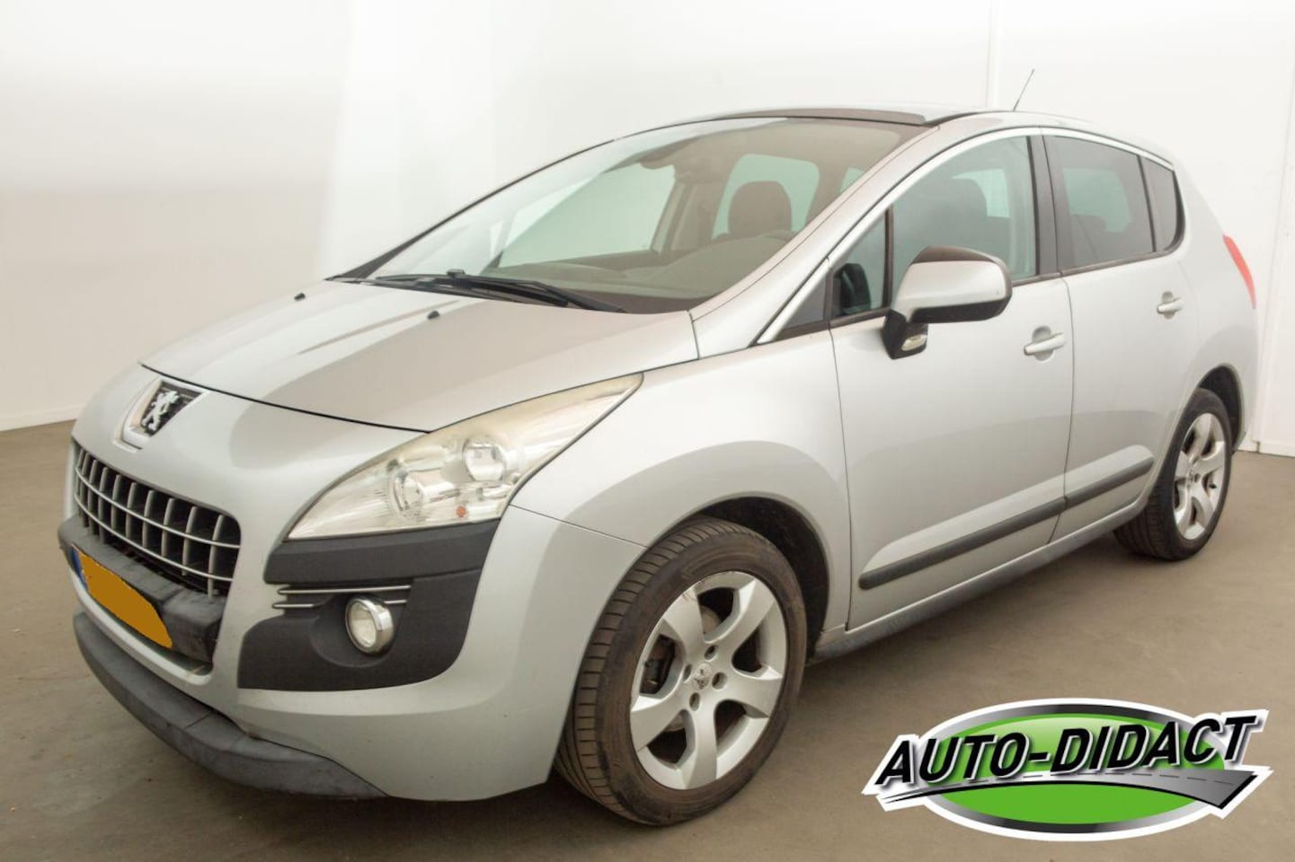 Peugeot 3008 - 1.6 VTi ST - Pano - Airco - Navi - AutoWereld.nl