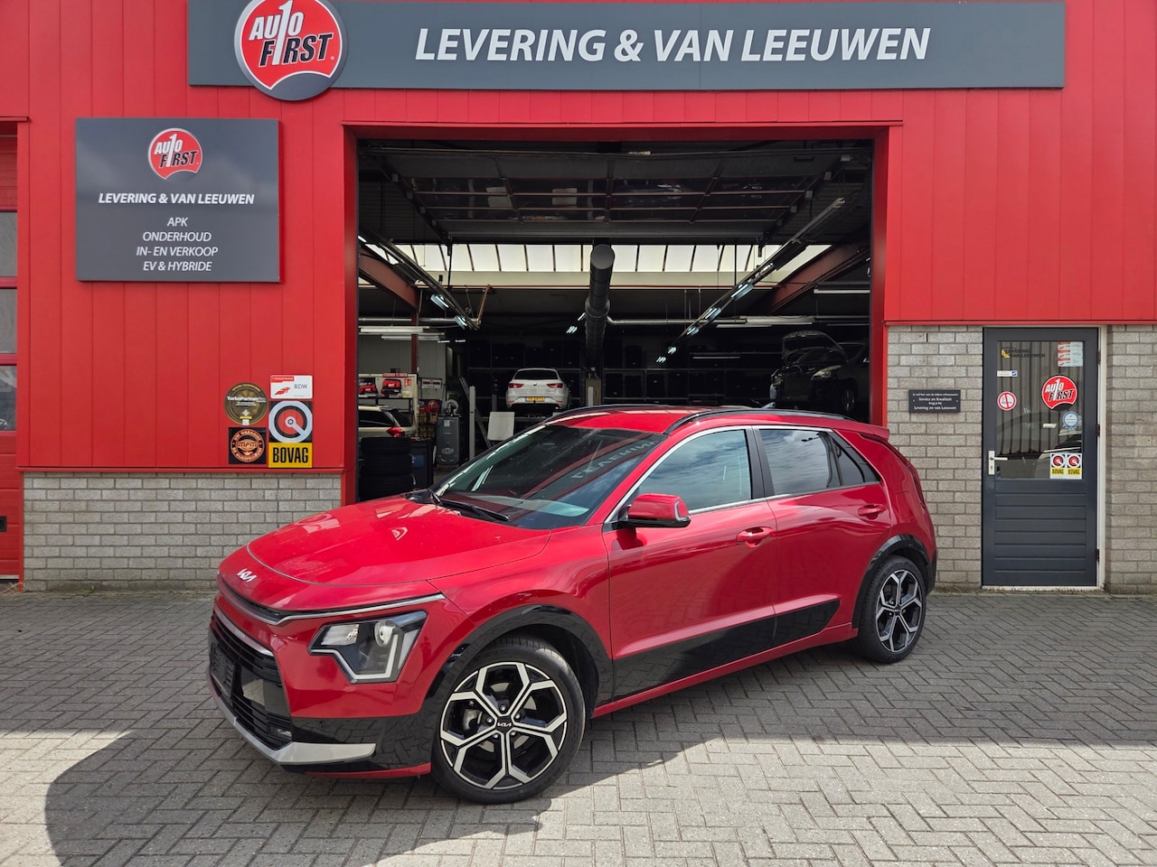 Kia Niro - 1.6 GDi Hybrid DynamicLine automaat/ Parkeersensoren v+a/ Camera/ Navigatie/ Rijklaarprijs - AutoWereld.nl