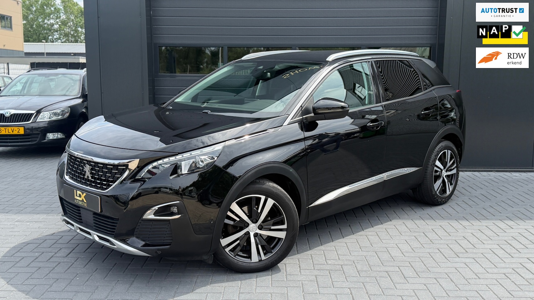 Peugeot 3008 - 1.2 PureTech Allure Airco|Carplay|Keyless|Distributie vervangen|Camera - AutoWereld.nl