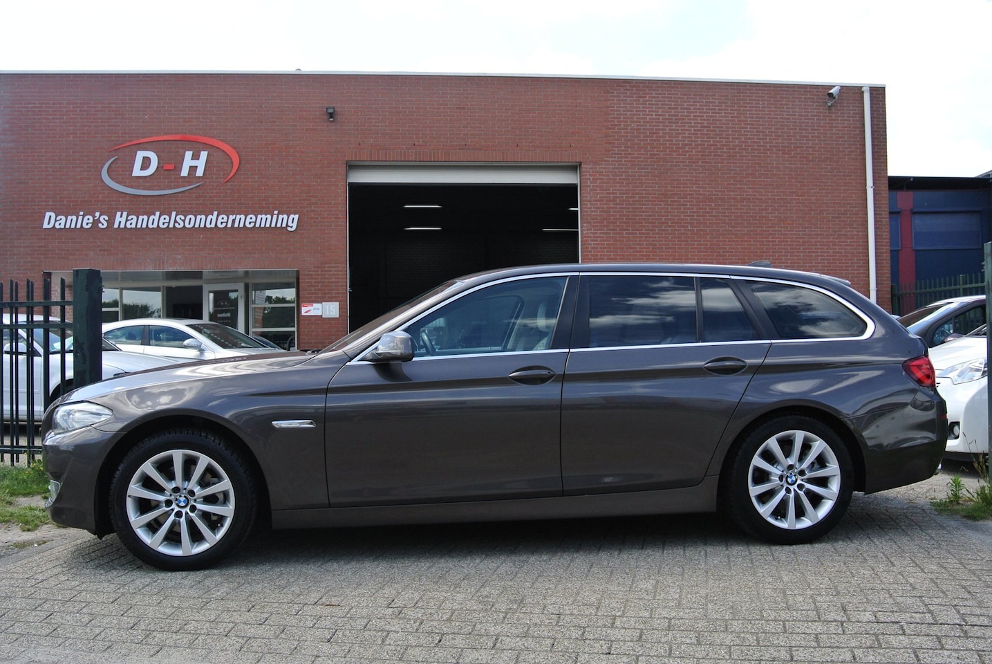 BMW 5-serie Touring - 520i automaat leder trekhaak inruil mogelijk nap - AutoWereld.nl
