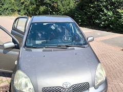 Toyota Yaris - 1.0 VVT-i Sol Toyota Yaris 1.0 VVT-l SOL Benzine  . Handgeschakeld – 2005 – Nieuwe APK – €2.000 Te koop