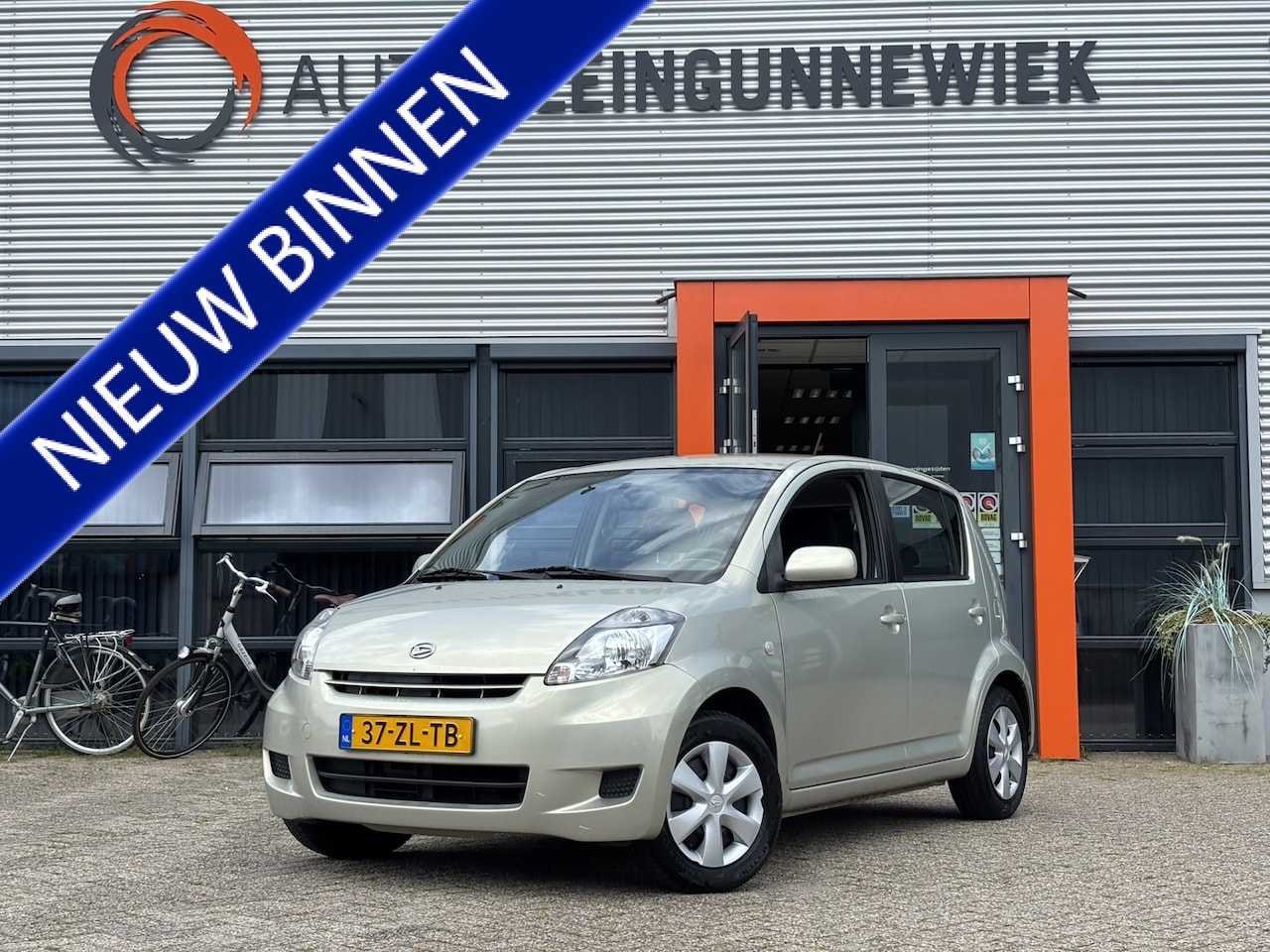 Daihatsu Sirion 2 - 1.3-16V Prestige / Airco / Recente APK / Allseason Banden / - AutoWereld.nl