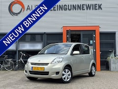 Daihatsu Sirion 2 - 1.3-16V Prestige / Airco / Recente APK / Allseason Banden /