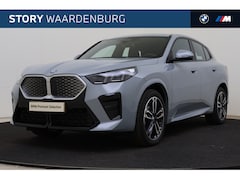 BMW iX2 - eDrive20 M Sport / Sportstoelen / Achteruitrijcamera / Stoelverwarming / M Adaptief onders