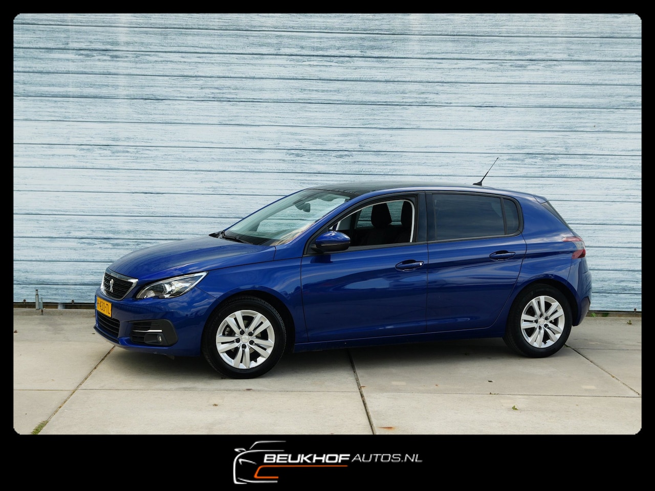 Peugeot 308 - 1.2 PureTech Nieuwe Riem Carplay Navigati Cruise - AutoWereld.nl