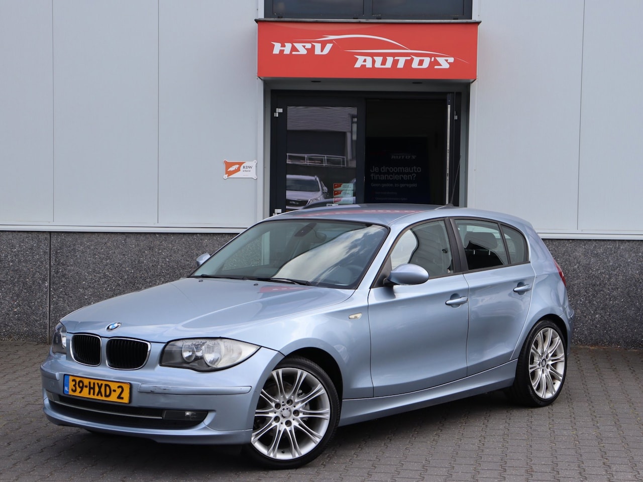 BMW 1-serie - 118i Business Line navi LM 4-deurs org NL - AutoWereld.nl
