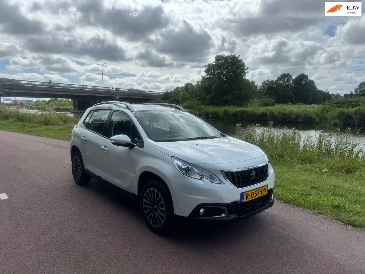 Peugeot 2008 - 1.2 PureTech Allure |Dis=V.V|NW APK|Luxe| - AutoWereld.nl