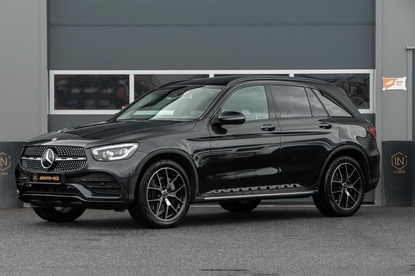 Mercedes-Benz GLC-klasse - 300e 4MATIC AMG | DAB | PANO | HUD - AutoWereld.nl