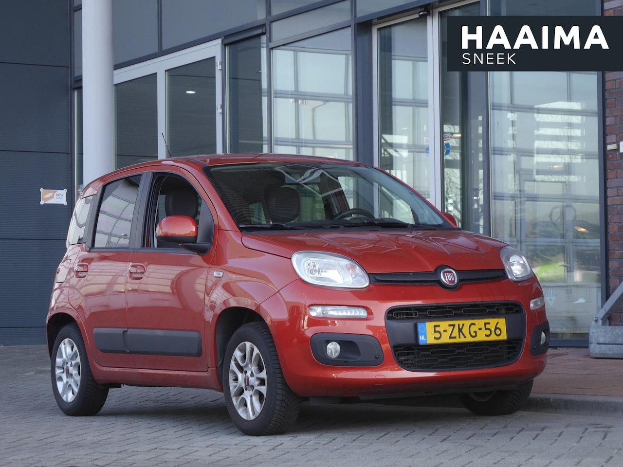 Fiat Panda - 0.9 TwinAir Lounge | Climate control | Lichtmetalen velgen | Mistlampen | Trekhaak | Buite - AutoWereld.nl