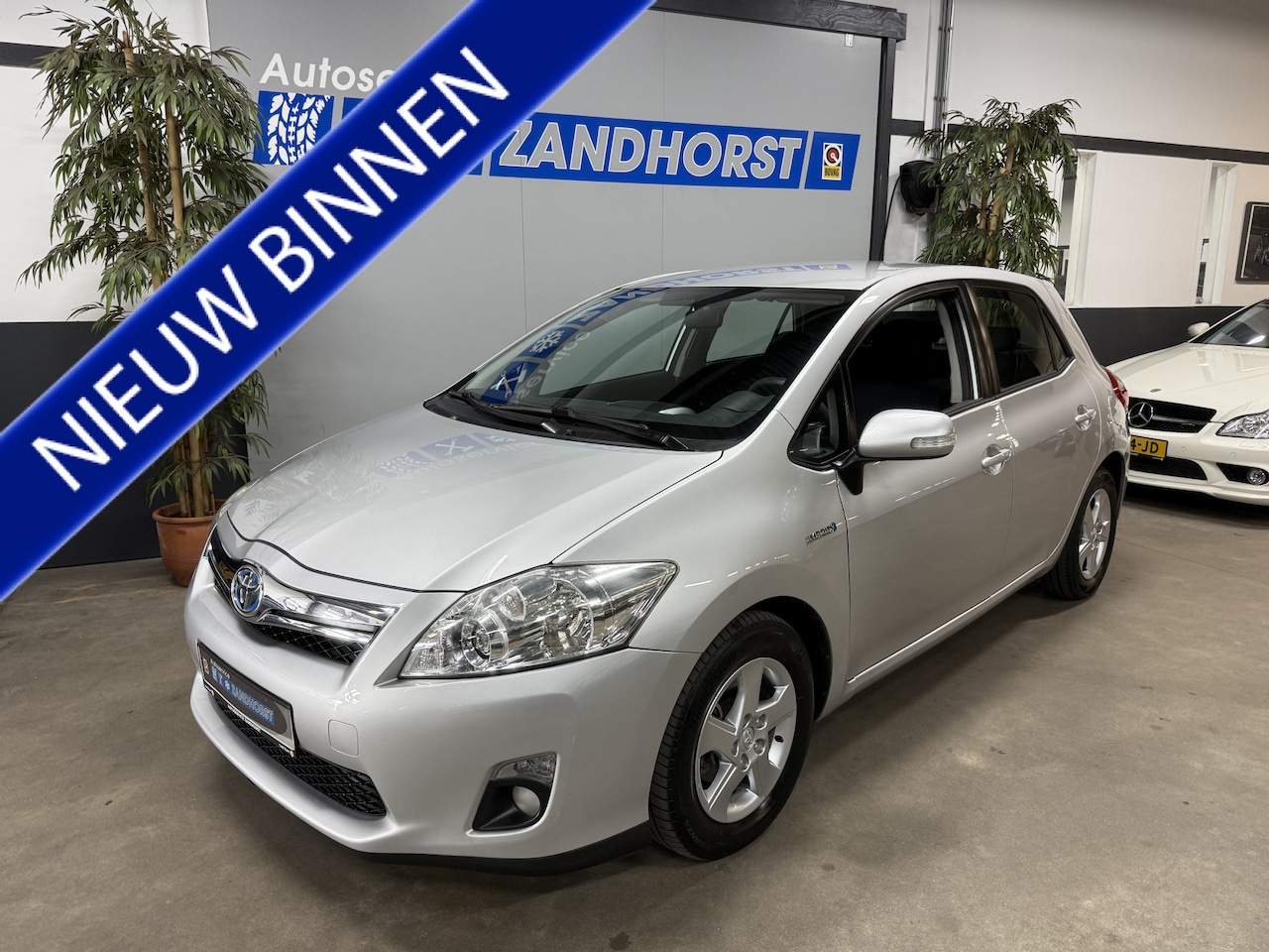 Toyota Auris - 1.8 Full Hybrid Aspiration // Autom. // Ecc // LM velgen - AutoWereld.nl