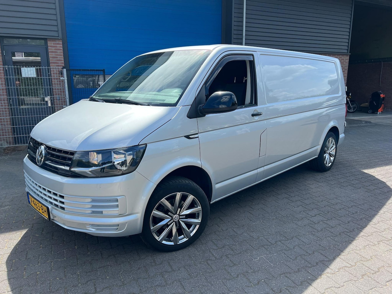 Volkswagen Transporter - 2.0 TDI L2H1 Comfortline 2.0 TDI L2H1 Comfortline - AutoWereld.nl