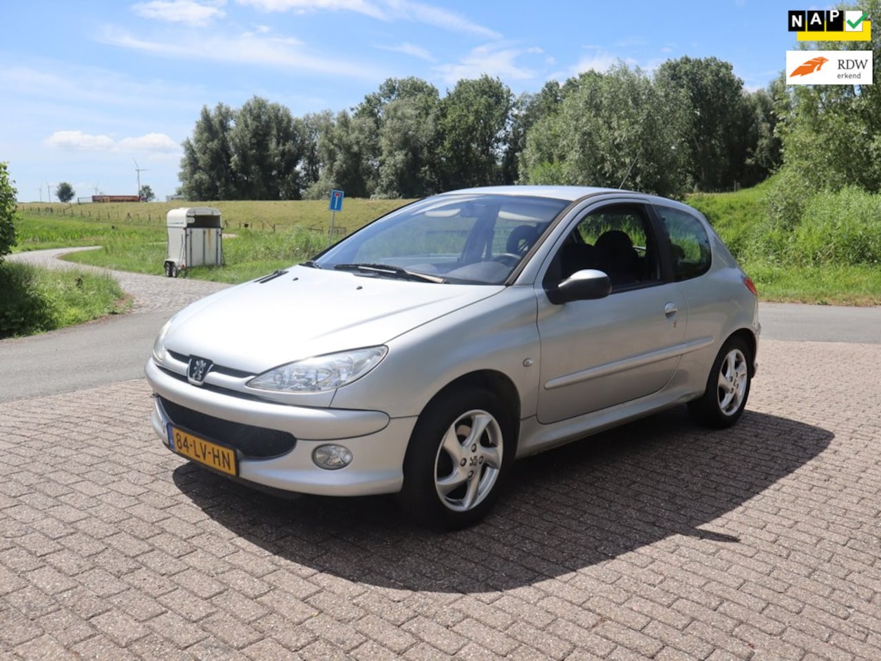 Peugeot 206 - 1.6-16V Quiksilver 1.6-16V Quiksilver - AutoWereld.nl