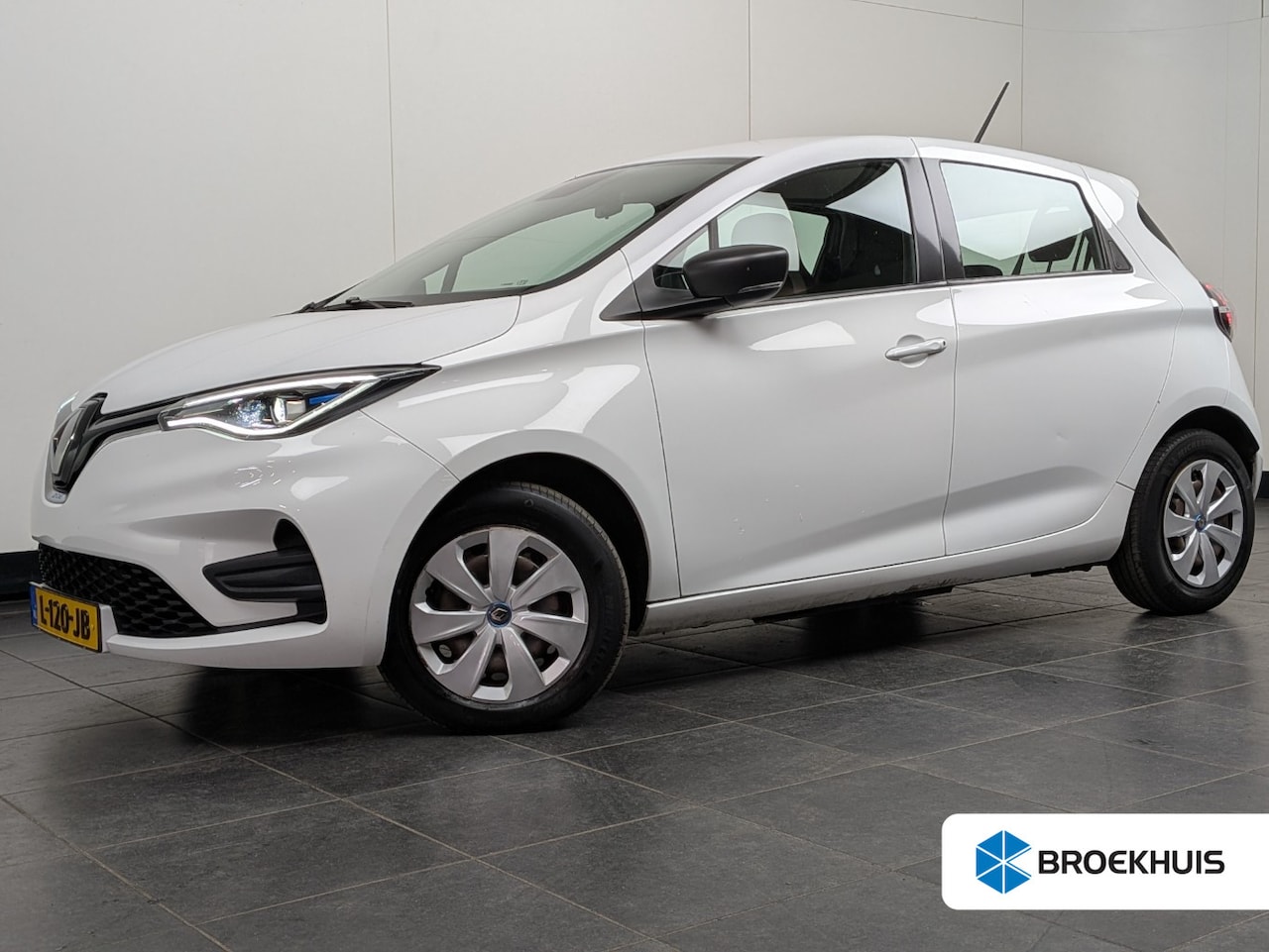 Renault Zoe - R110 Life Carshare 52 kWh l Eigen Accu l SOH 100% l Cr Control l Navigatie l Climatronic l - AutoWereld.nl