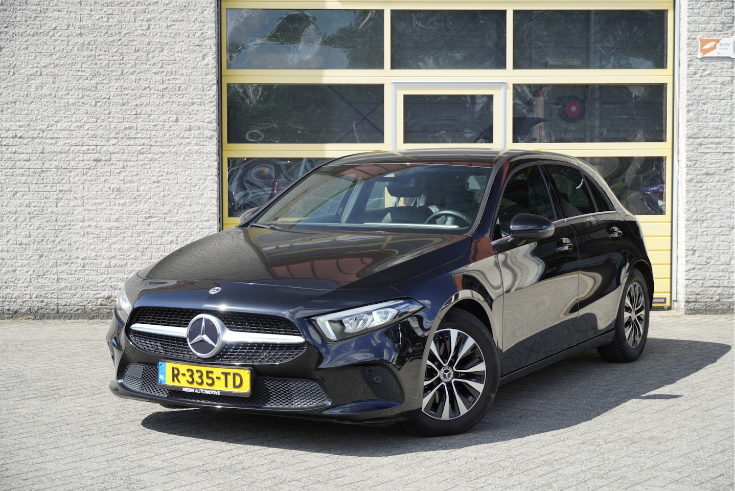 Mercedes-Benz A-klasse - 180 5drs Business Solution BJ2022 Lmv 16" | Led V+A | Pdc | Achteruitrijcamera | Navi | Cl - AutoWereld.nl
