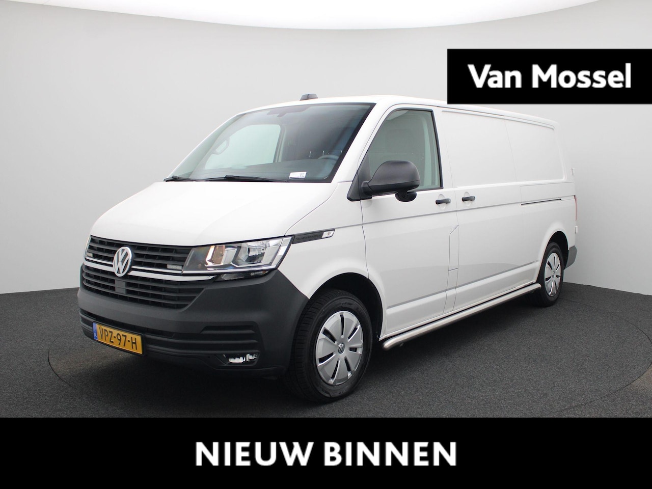Volkswagen Transporter - 2.0 TDI L2H1 150PK | Automaat | Airco | Navigatie | Trekhaak | Cruise Control | DAB+ | Sor - AutoWereld.nl