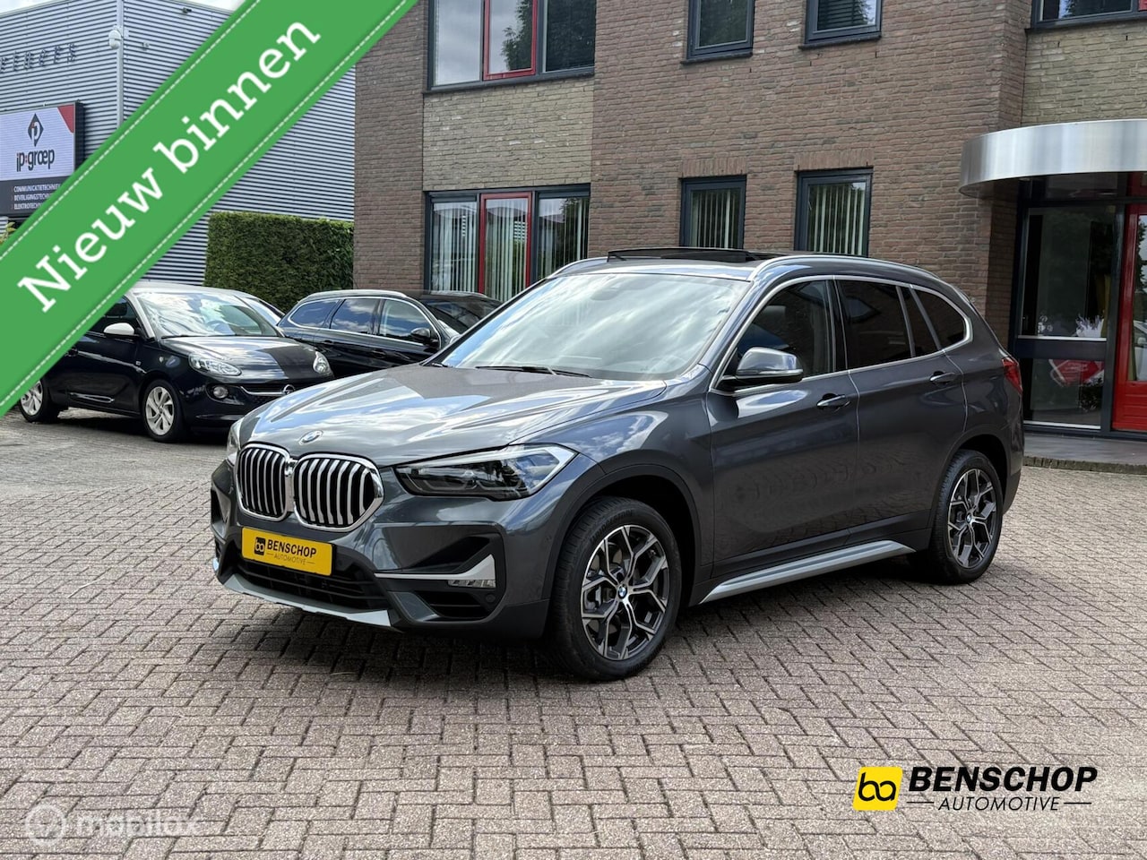 BMW X1 - sDrive20i High Executive Panodak Leer Memory Navi Camera HUD LED - AutoWereld.nl