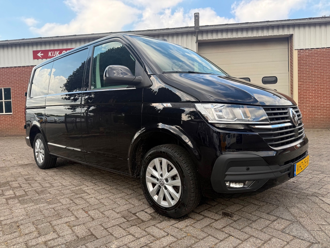 Volkswagen Transporter - 2.0 TDI L1H1 Highline T6.1 DSG 150PK Carplay airco cruise camera - AutoWereld.nl