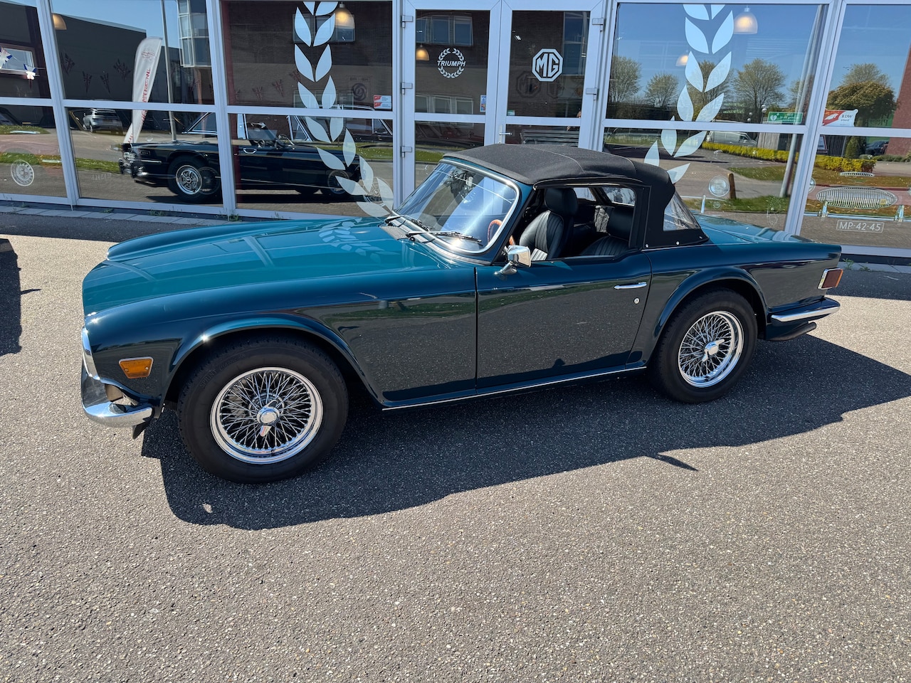 Triumph TR6 - softtop - AutoWereld.nl