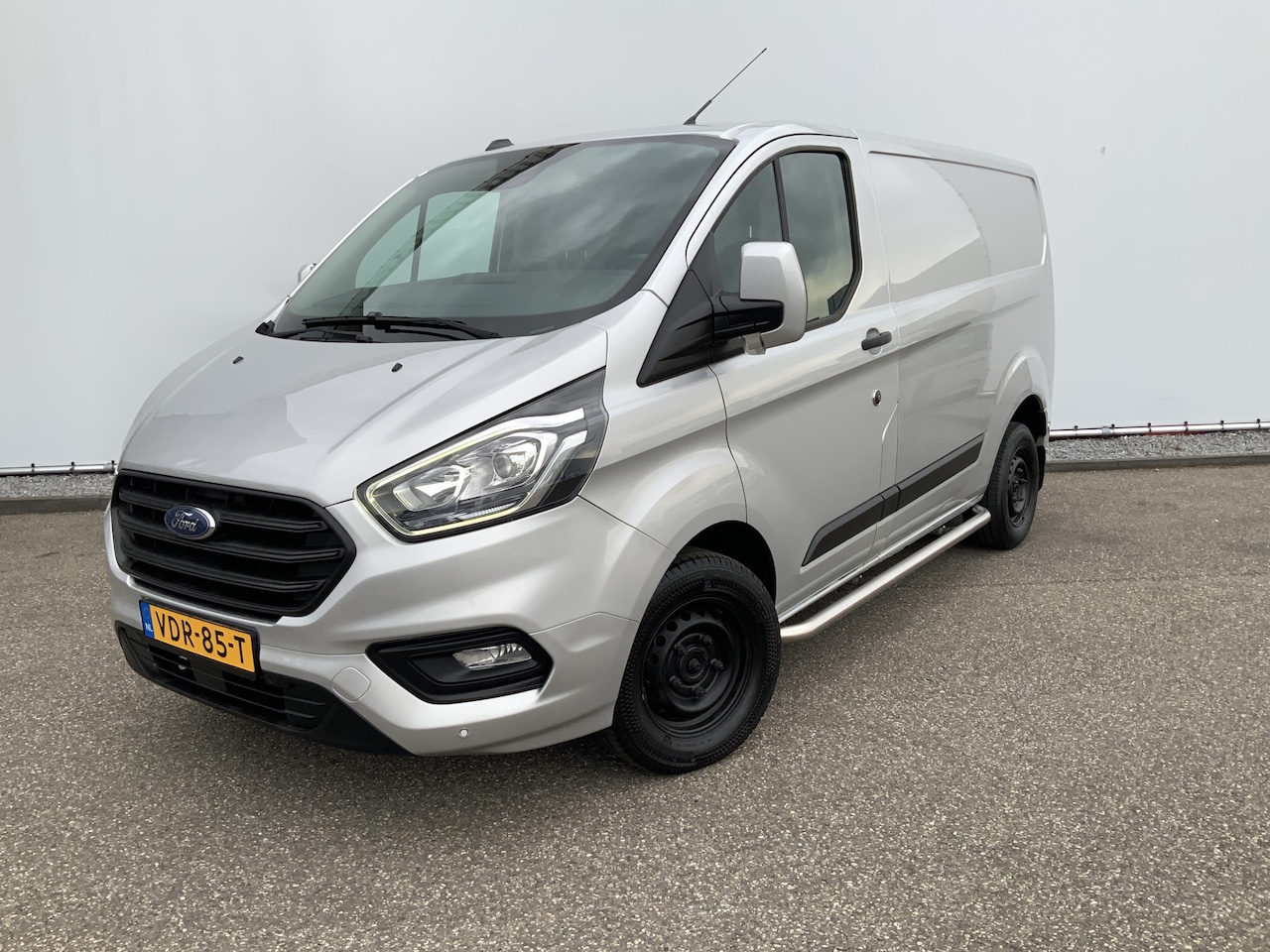 Ford Transit Custom - 280 2.0 TDCI L1H1 Trend airco Cruise 3 Zits Scherm Trekhaak 2500 kg Euro 6 - AutoWereld.nl