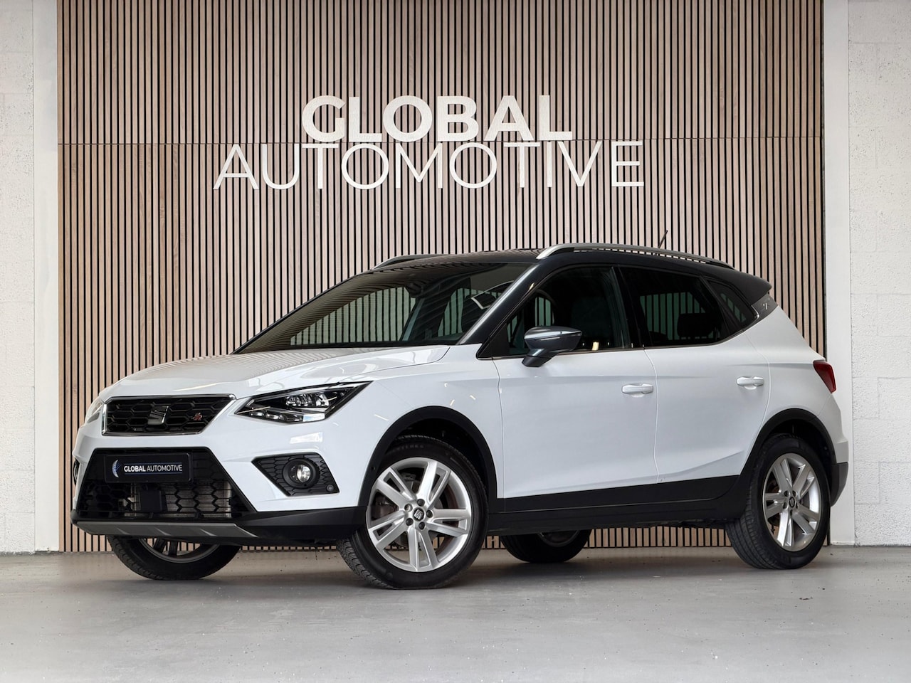SEAT Arona - 1.5 TSI EVO FR - 150PK - VIRTUAL - CAMERA - CARPLAY - AutoWereld.nl