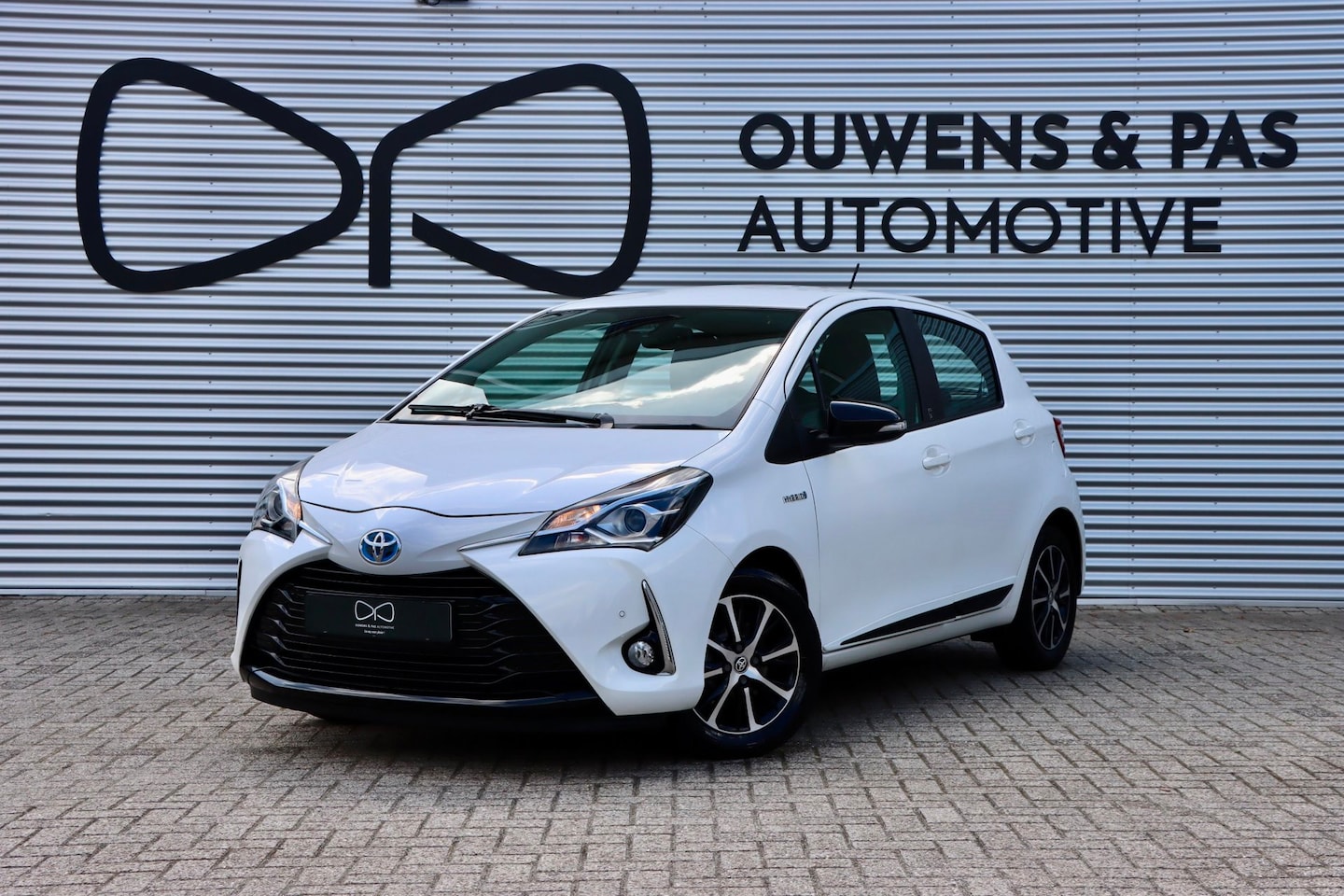 Toyota Yaris - 1.5 Hybrid Active | CAMERA | NAVIGATIE | CRUISE | STOELVERWARMING - AutoWereld.nl