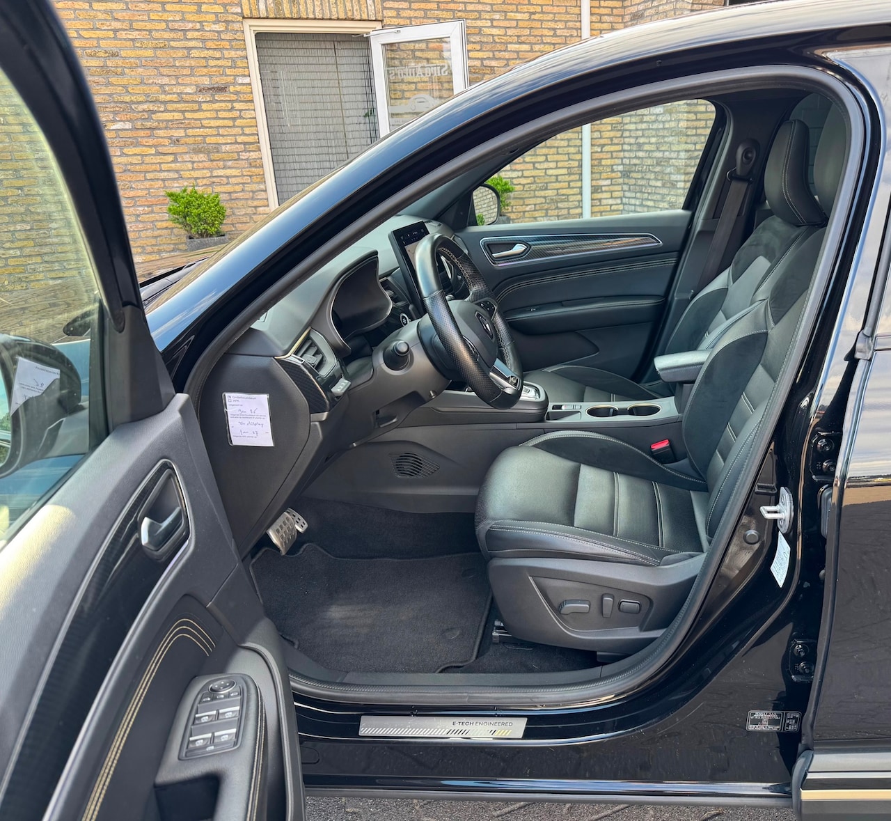 Renault Arkana - 1.6 E-Tech hybrid Bj 2023 Van eerste eigenaar - AutoWereld.nl