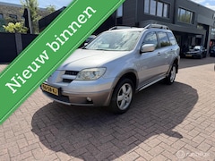 Mitsubishi Outlander - 2.4 Intense 4WD Automaat Airco Trekh Nap