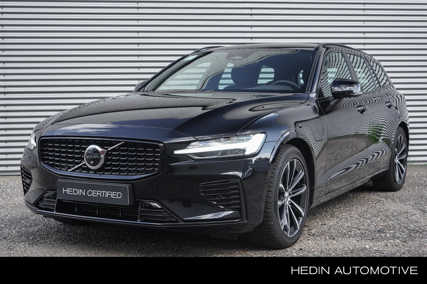 Volvo V60 - T8 Plug-in hybrid AWD Plus Dark | Adpative Cruise | BLIS | Keyless | Power Seats | Trekhaa - AutoWereld.nl