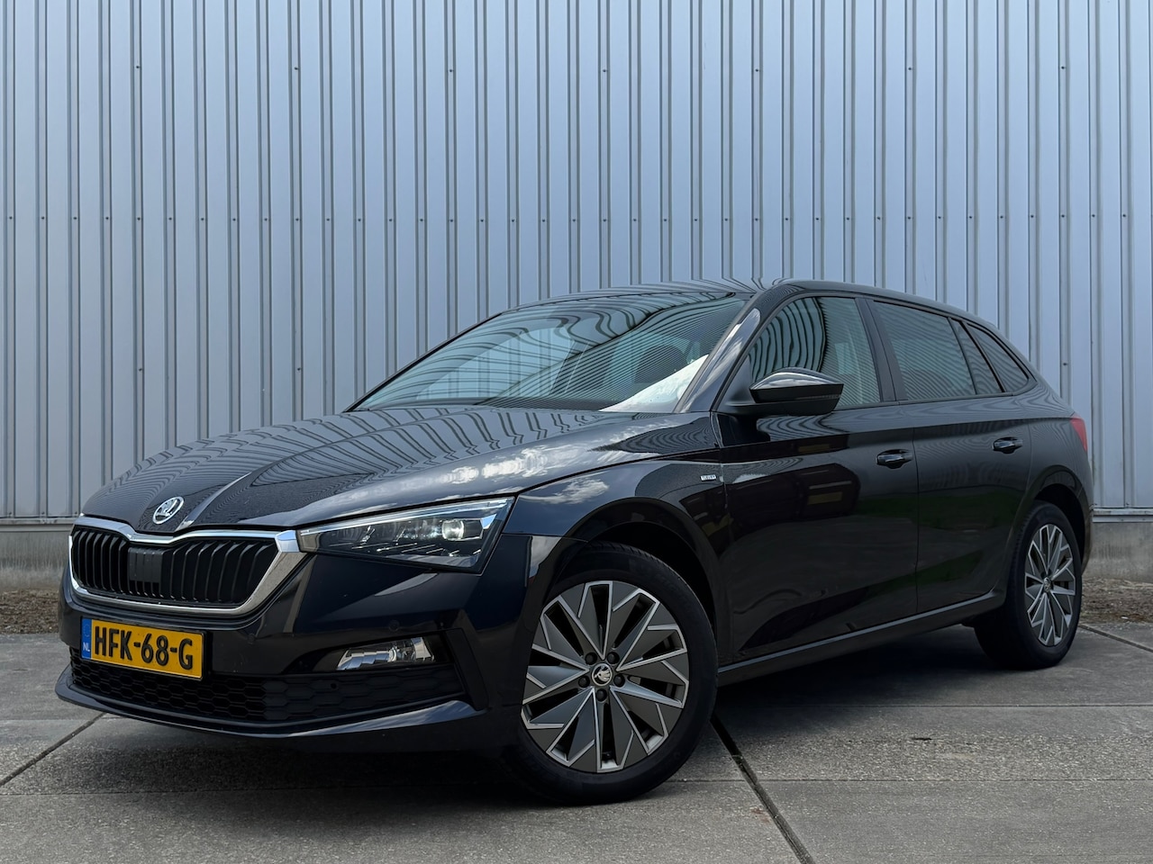 Skoda Scala - 1.5 TSI Business Edition AUTOMAAT Carplay Xenon Camera Stoelverwarming - AutoWereld.nl