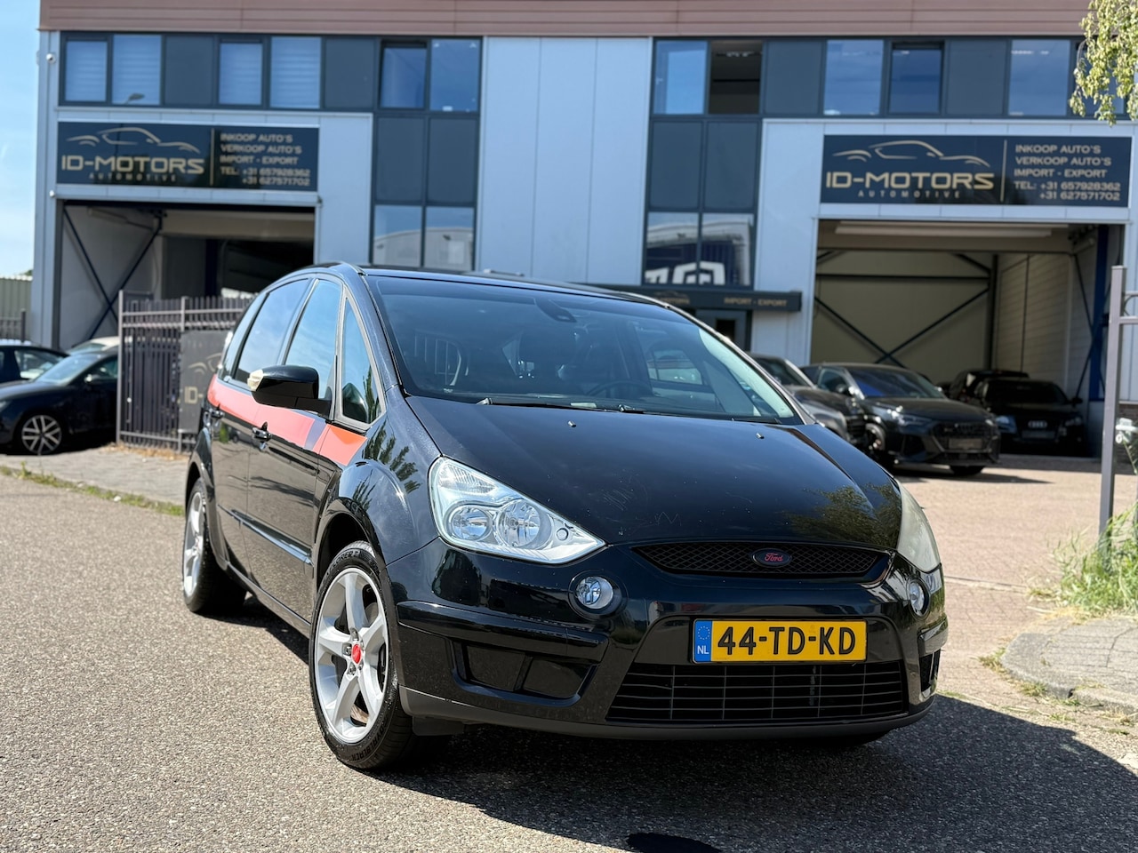 Ford S-Max - 2.0-16V Luxe uitvoering 7 persoons Trekhaak - AutoWereld.nl