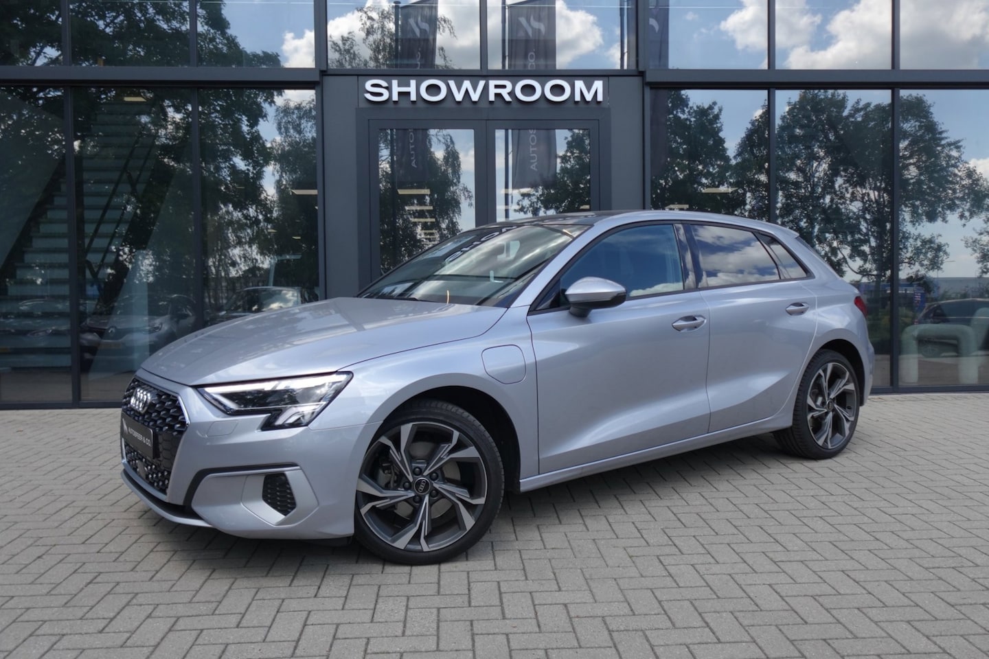 Audi A3 Sportback - Audi A3 Sportback 40 TFSI e VIRTUAL COCKPIT CAMERA PANO VOL!! - AutoWereld.nl
