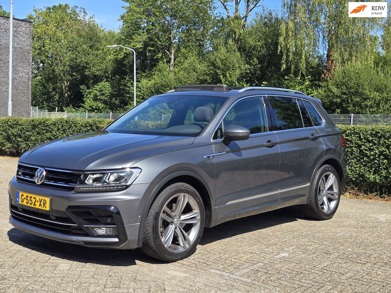 Volkswagen Tiguan - 1.5 TSI R-line/2020/ Pano /6 bak/Nap/Apk/ Top auto - AutoWereld.nl