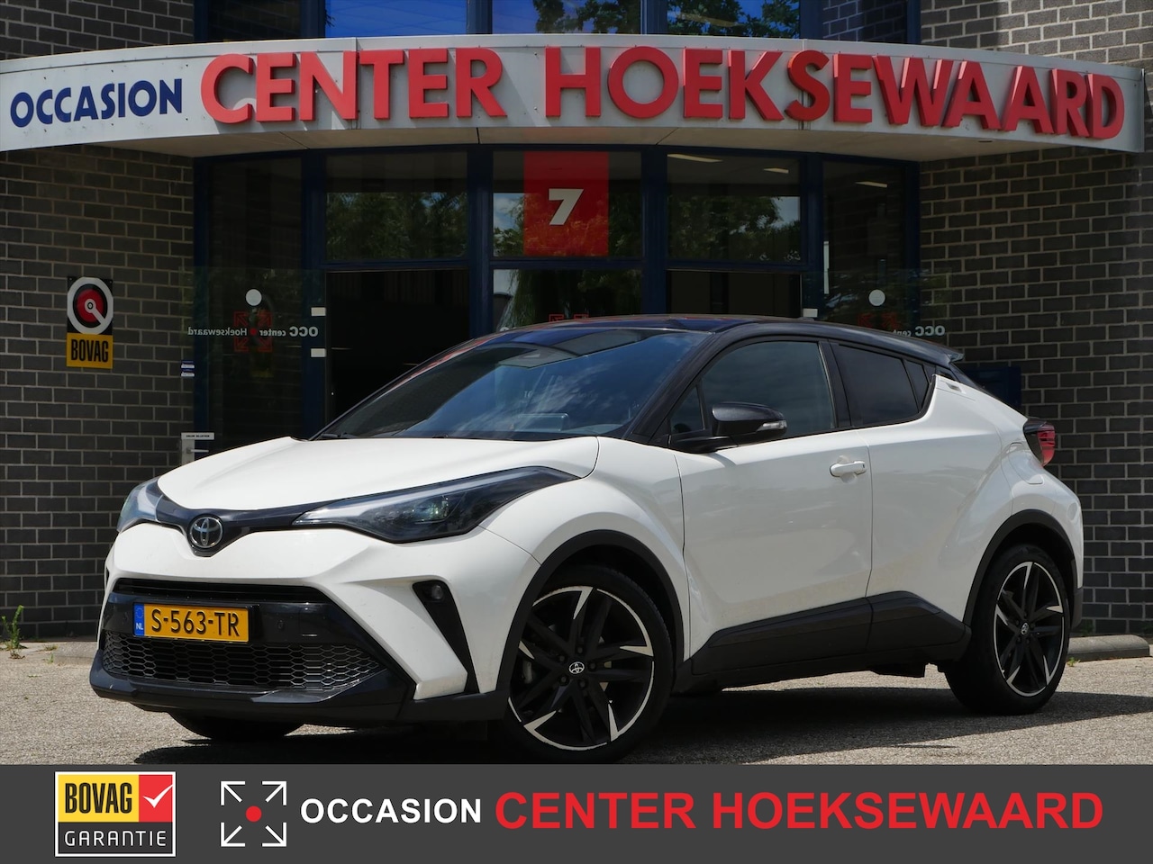Toyota C-HR - 1.8 Hybrid 122pk CVT GR-Sport Two-Tone | Camera | CarPlay | 19"inch | - AutoWereld.nl