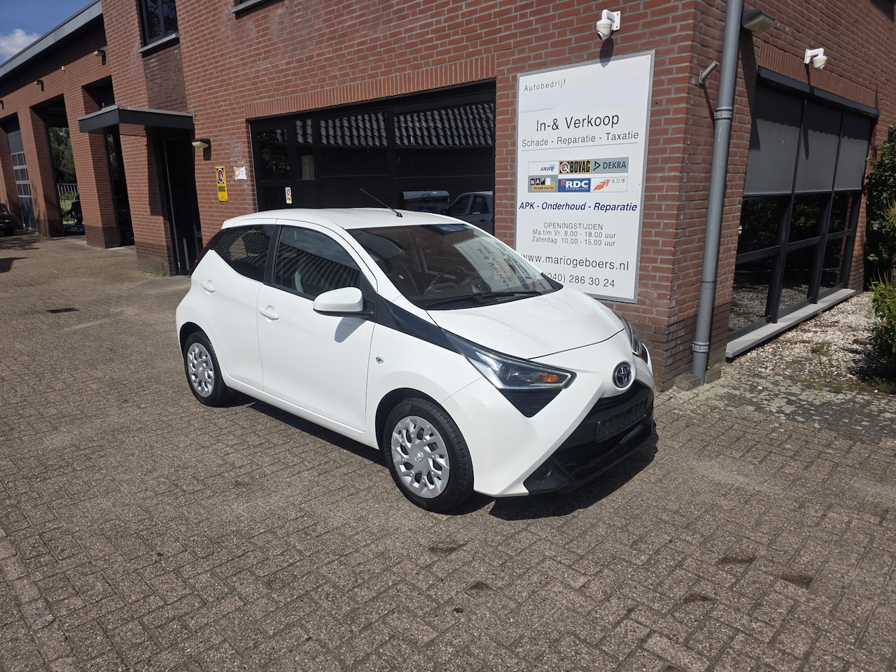 Toyota Aygo - TOYOTA | 1900KM | Airco | Camera | - AutoWereld.nl