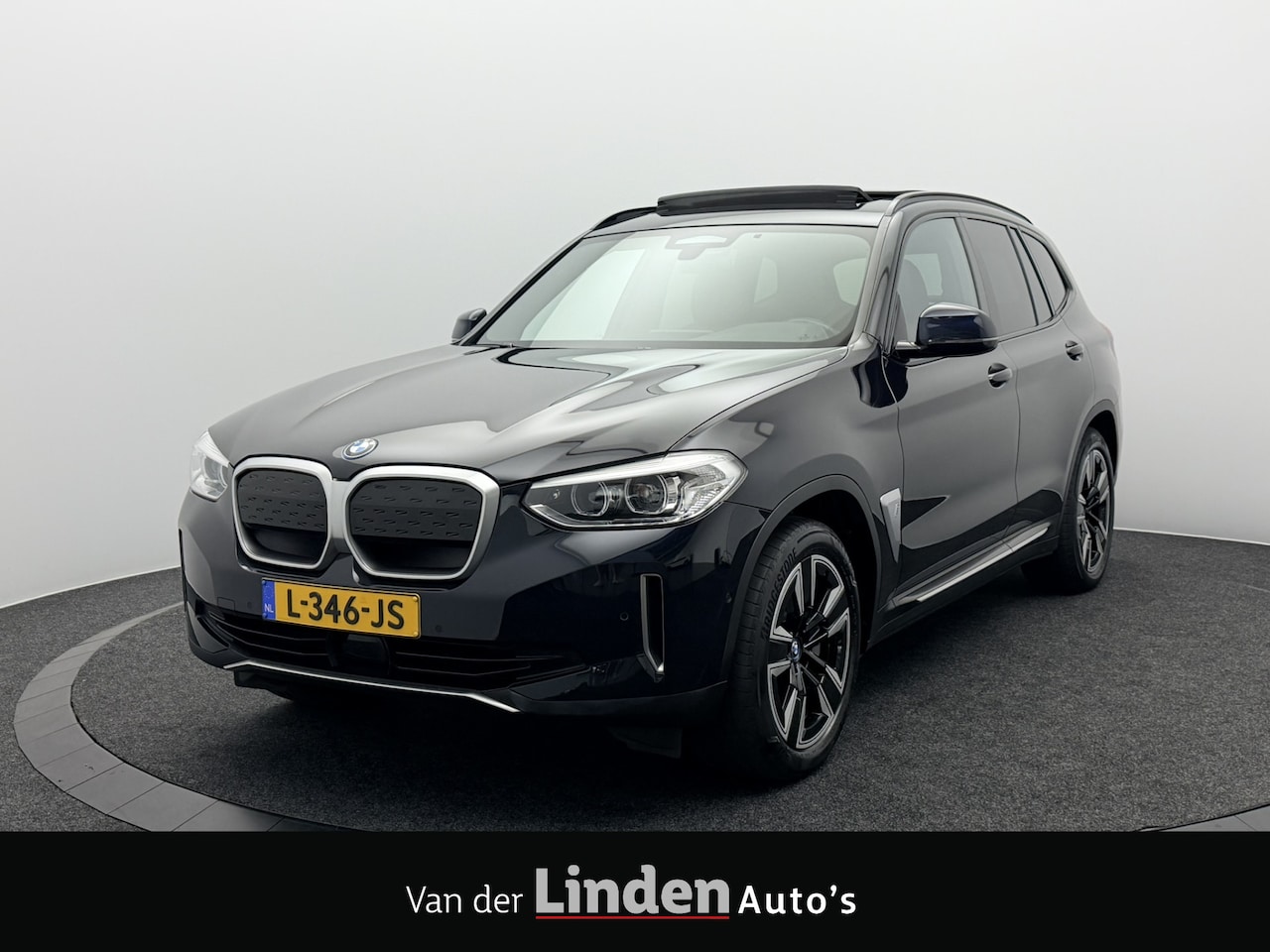 BMW iX3 - Executive 80 kWh SOH 93,4% | Panoramadak | Trekhaak | Camera | Live Cockpit | Leer - AutoWereld.nl