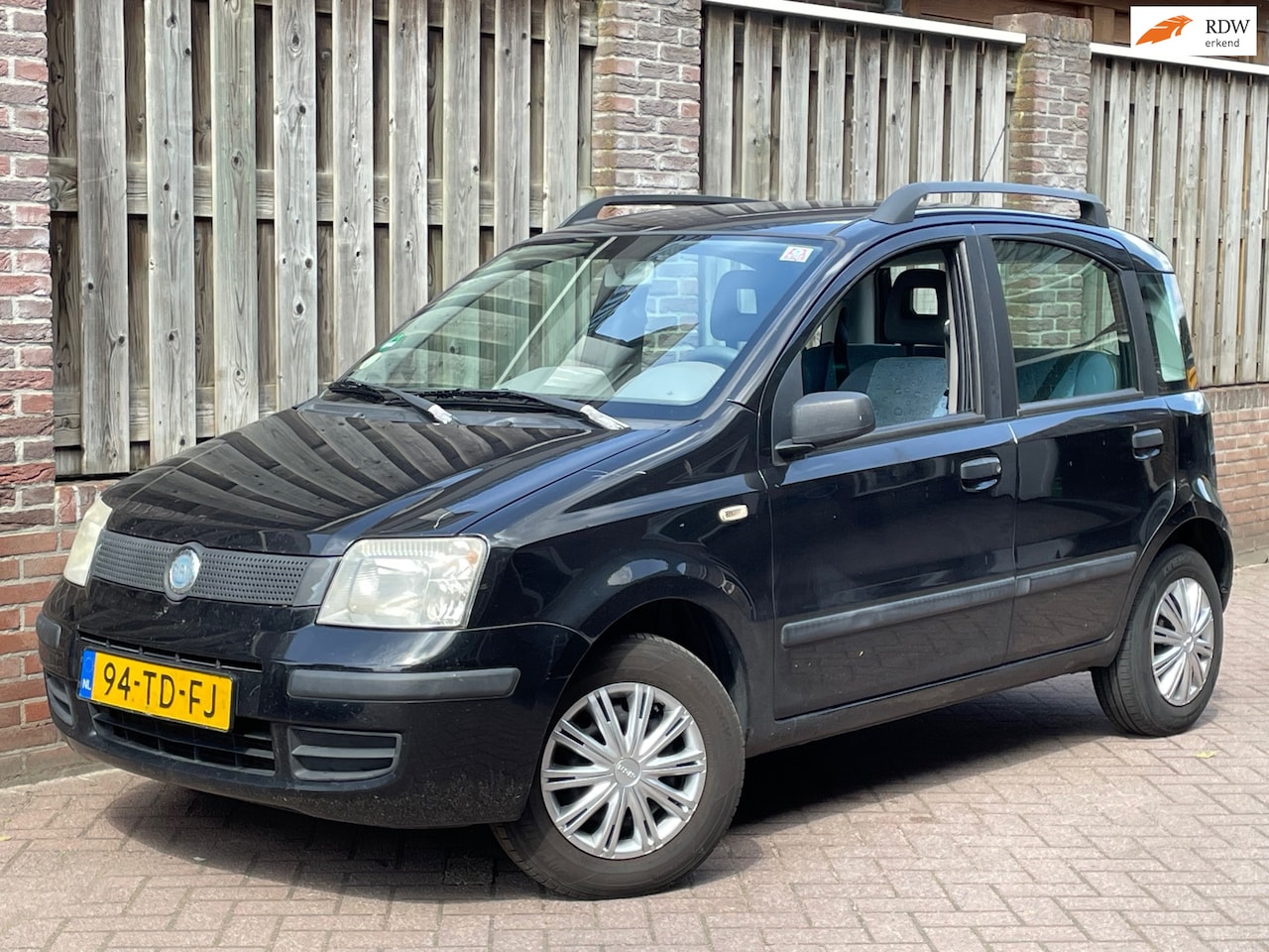 Fiat Panda - 1.1 Young AIRCO, Elec.ramen, Nw. APK! Zwart - AutoWereld.nl